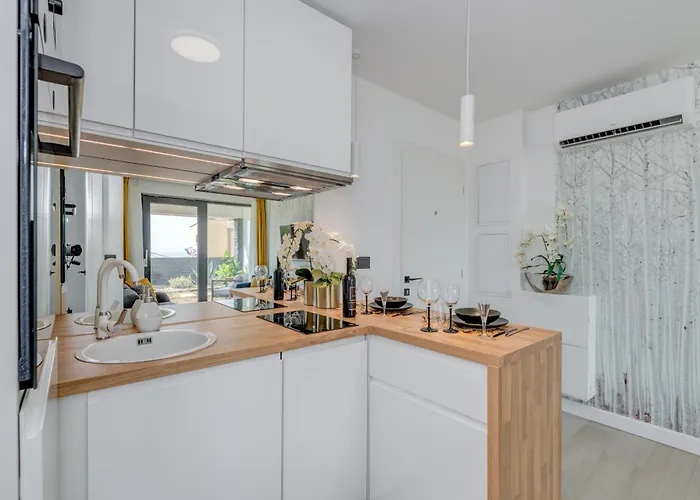 Panorama Coastal Haven Split