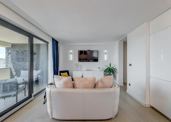 Panorama Coastal Haven Split